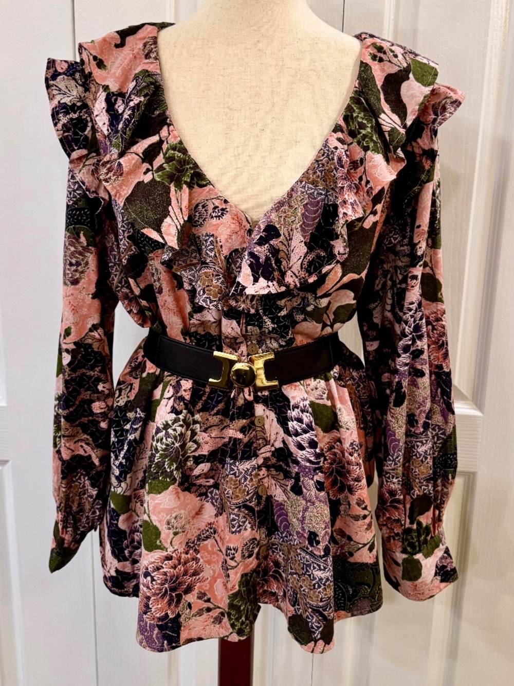 Woman's Top, Size 1 X, Dramatic Floral Double Ruffle Neckline by Terra & Sky